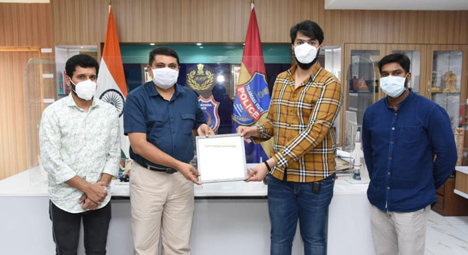 Hetch, Oxyvision donate Oxygen cylinders to Rachakonda police