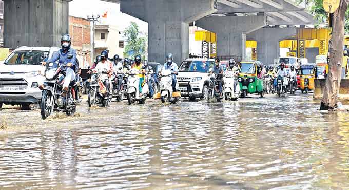 IMD issues five-day thunderstorm warning across Telangana