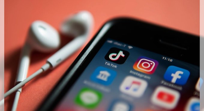 Russian girls making TikTok video set fire to tonnes of straw