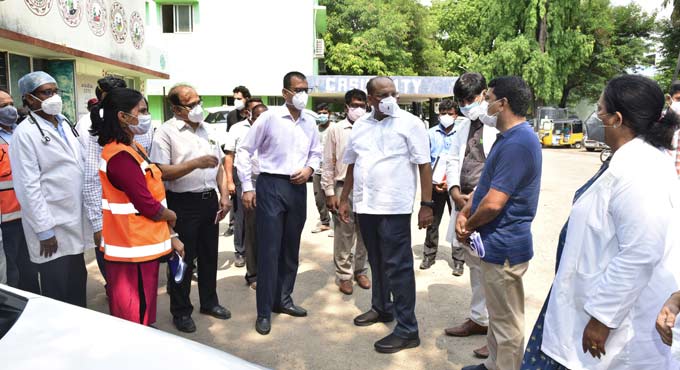 CS Somesh Kumar inspects Golconda area hospital