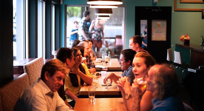 Study examines social network’s relation to binge drinking among adults