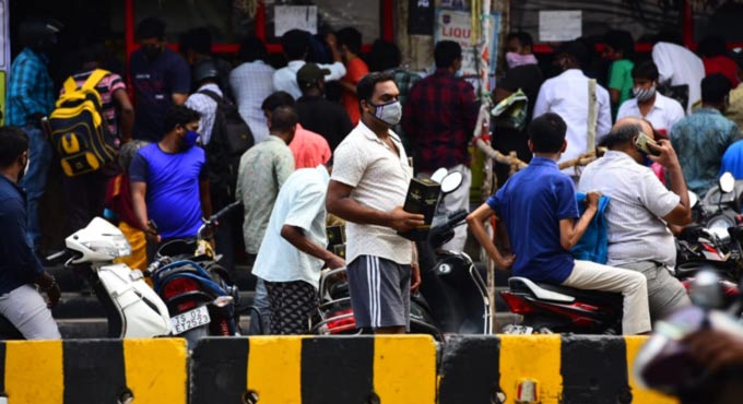 Moments after lockdown announced, Hyderabad’s wine shops get crowded