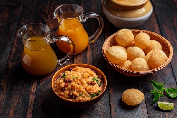 Delhi foodies get a Chaat-and-Chat menu