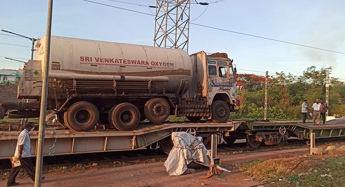 Eighth Oxygen Express arrives in Telangana