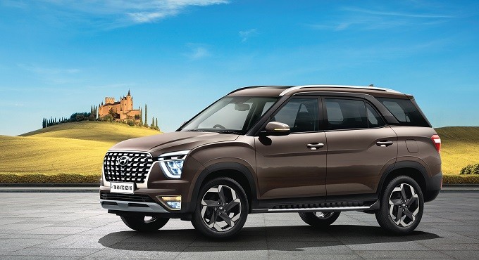 Hyundai ALCAZAR premium SUV bookings underway