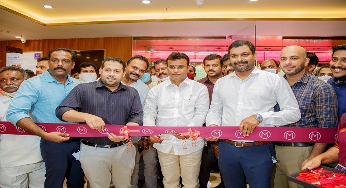 Hyderabad: 10th store of Malabar Gold and Diamonds launched at Kompally