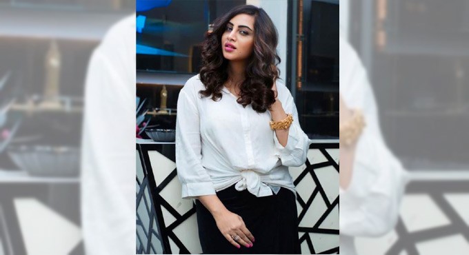 Arshi Khan: Funny to see how low people go to participate in ‘Bigg Boss’