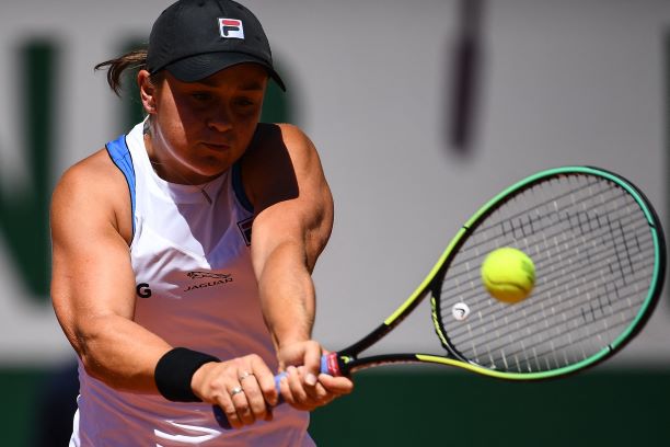 Wimbledon: Ashleigh Barty overcomes wobbly start