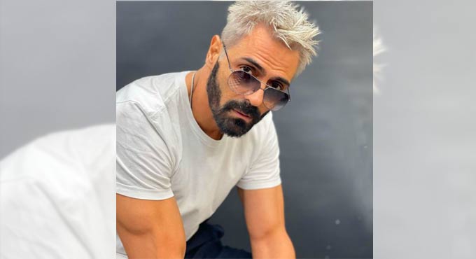 Bollywood actor Arjun Rampal flaunts platinum blonde hair