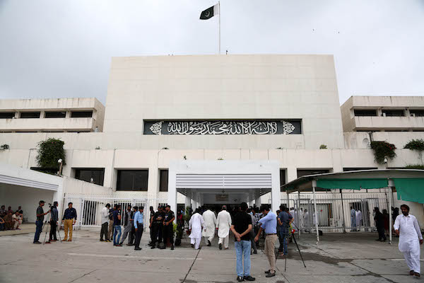 Pak budget focuses on CPEC, employment, poverty reduction