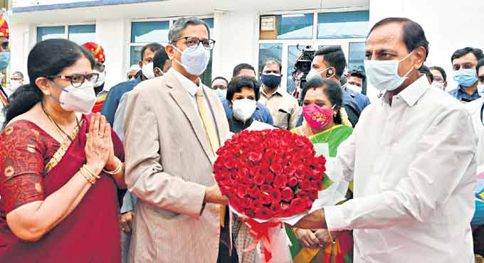CJI Ramana accorded warm welcome in Hyderabad