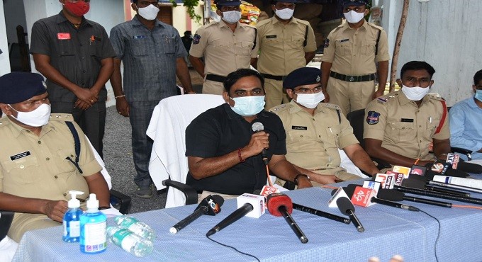 Two persons held for trading spurious seeds in Asifabad