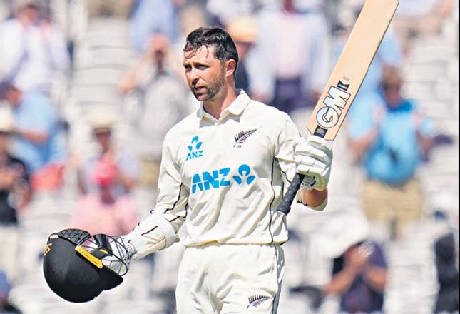 Debutant Conway completes double ton