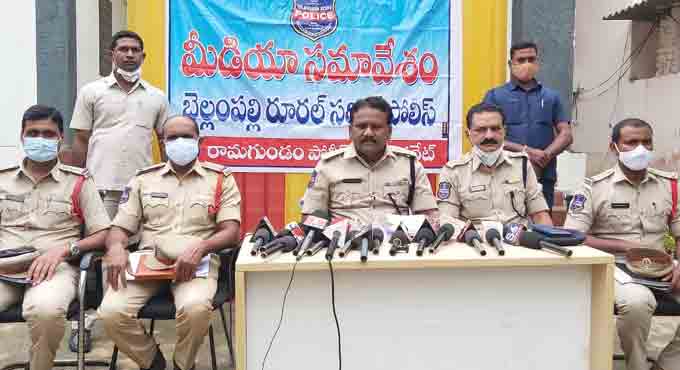 Act tough against spurious seeds traders: DCP