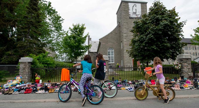 Ex-Canadian Senator urges independent probe over indigenous residential schools