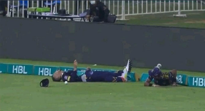 Faf du Plessis suffers concussion after collision while fielding in PSL