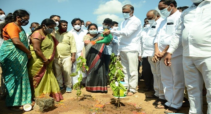 Encourage mulberry cultivation, Harish tells officials