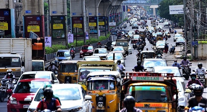 Hyderabad sees heavy traffic amid extended daily relaxation