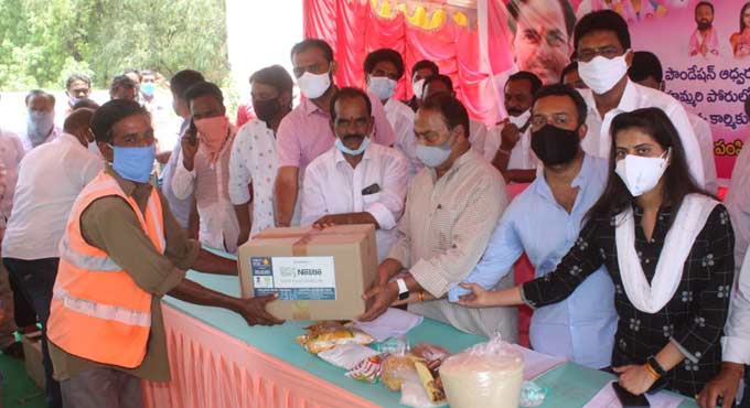 Indrakaran Reddy lauds sanitation, ASHA workers