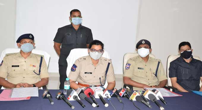 Jagitial police arrest interstate thief, massive booty seized