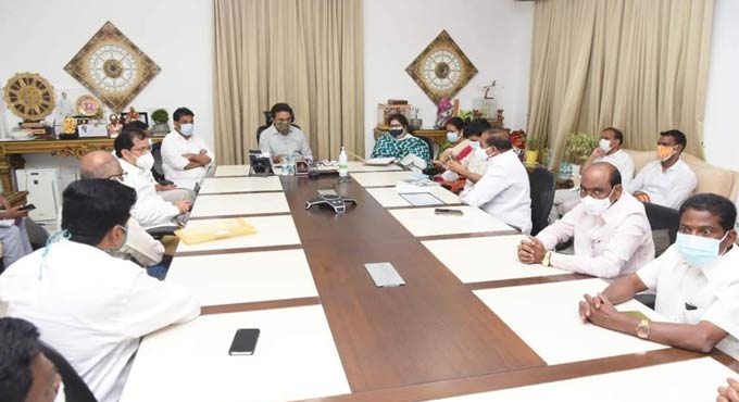 Savings scheme for handloom weavers relaunched in Telangana