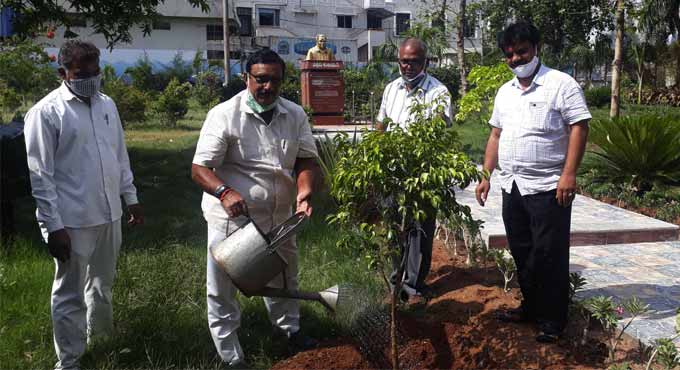 Karimnagar Dairy sets high green goals