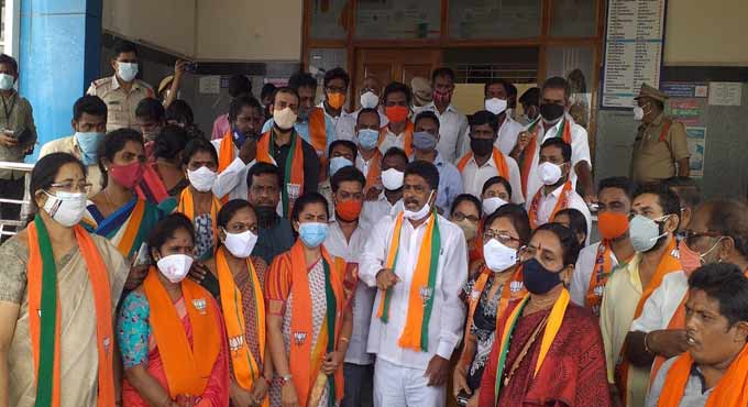 Doctor takes up wrong surgery on pregnant woman in Karimnagar