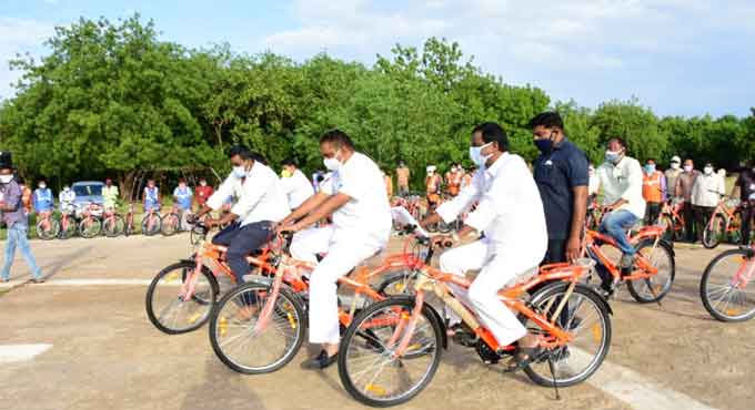 Karimnagar Municipal Corporation staff get bicycles