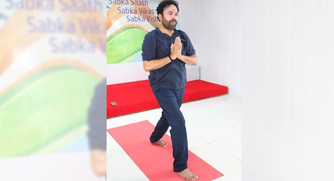 Kishan Reddy celebrates yoga day with Hyderabad