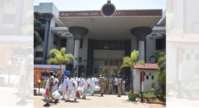 Shifting of prisoners from Warangal central prison commences 