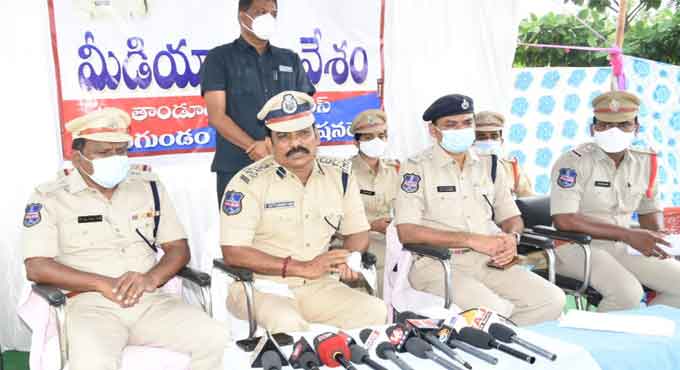 Mancherial: 11 held for trading spurious seeds, herbicide