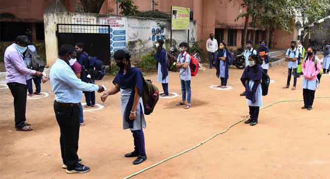 Telangana: Meeting on to clear confusion over classes in schools