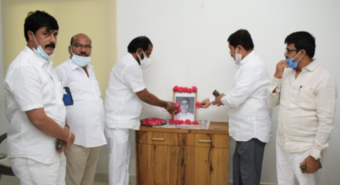 Srinivas Goud pays tributes to Telugu author Subba Rao