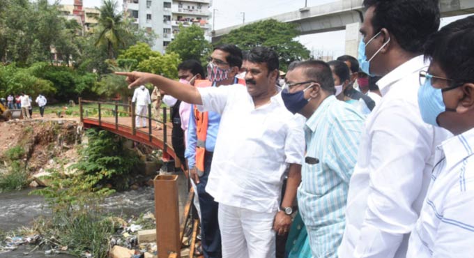 Talasani inspects desilting works in Hyderabad