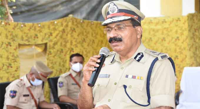 Telangana DGP urges Maoists to surrender