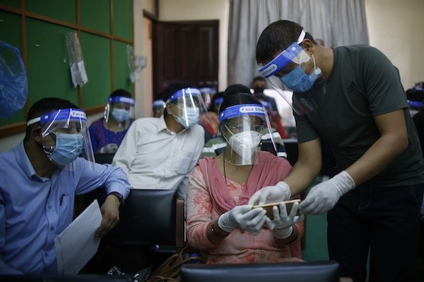 Online classes boost mobile phone import in Nepal