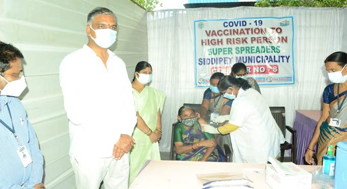 Centre’s vaccine policy flawed, says Harish Rao