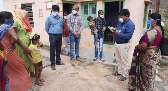 Officials rescue four-year-old abandoned girl in Warangal