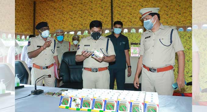 Police seized unlicensed chilli seeds worth Rs 1.43 crore from Khammam