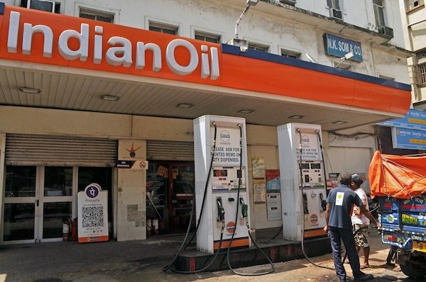Fuel price rise paused on Monday after rising for 2 days