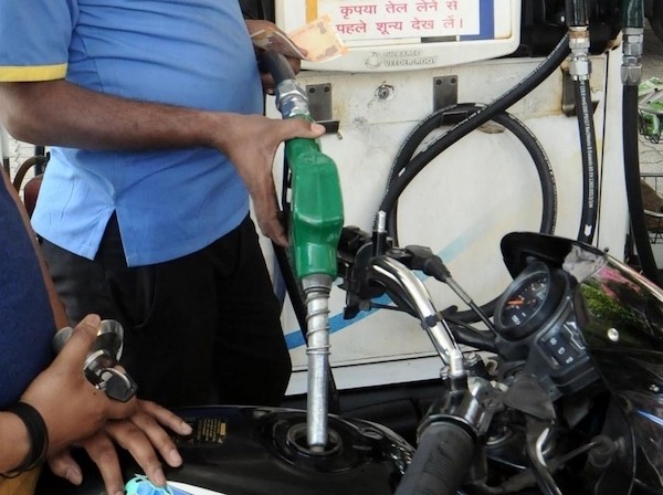 Double century in Sri Ganganagar: Petrol-diesel above Rs 100/l mark