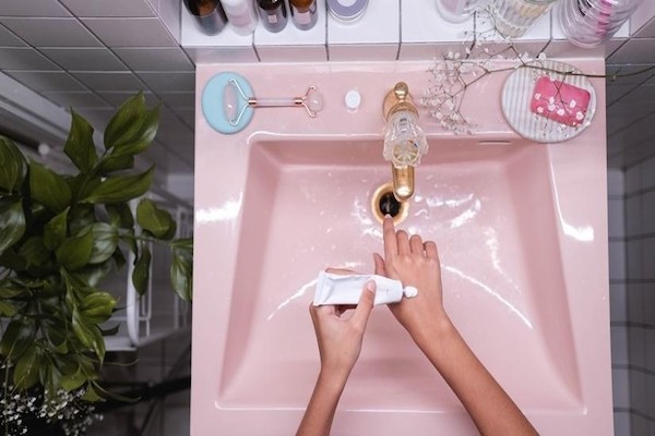 When it comes to skin care, handcream should be top priority