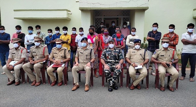 19 Maoists surrender to police in Kothagudem
