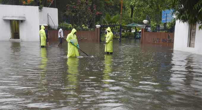 Hyderabad Rains: Monsoon action teams swing into action-Telangana Today