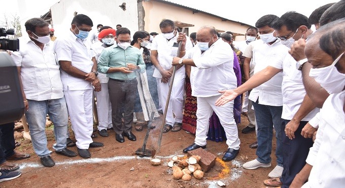 Foundation laid for PV statue in Karimnagar