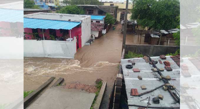 Adilabad, Nirmal see good rains, affecting low-lying rains