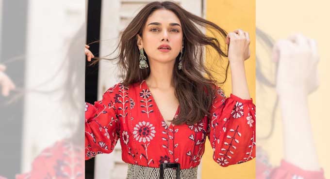 Aditi Rao Hydari’s Malayalam debut film ‘Sufiyum Sujatayum’ turns one