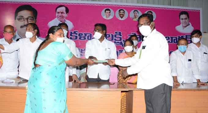 Dalit Bandhu a great scheme, says Puvvada