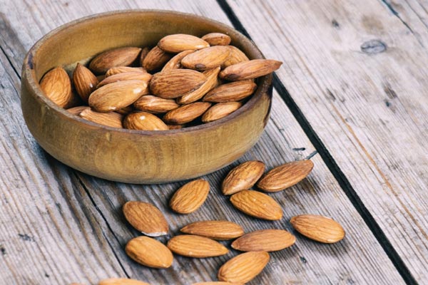 Eat almonds twice daily to cut diabetes, cholesterol risk