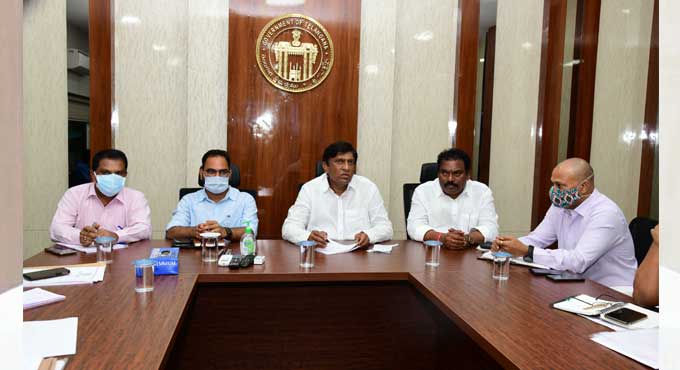 Karimnagar: Officials urged to complete pending works of irrigation projects